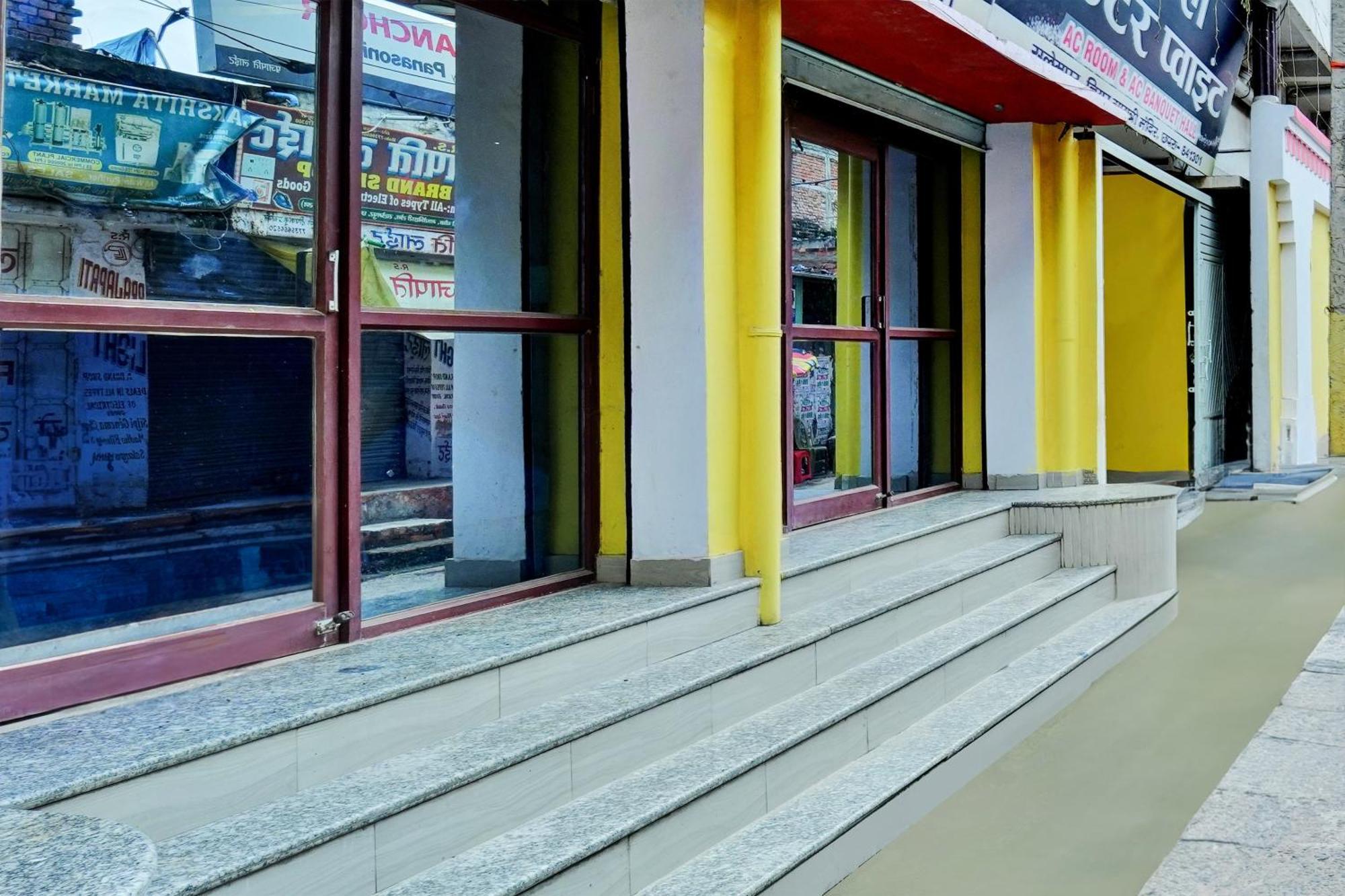 Oyo Flagship Hotel Centre Point Chhapra Eksteriør billede
